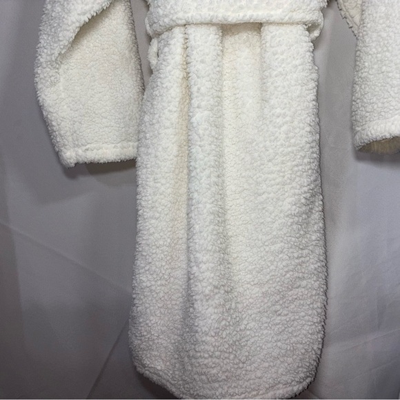 Pottery Barn Teddy Bear Robe Ivory Size M Cozy Fleece Robe - Picture 6 of 10